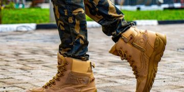 Trappers on Feet