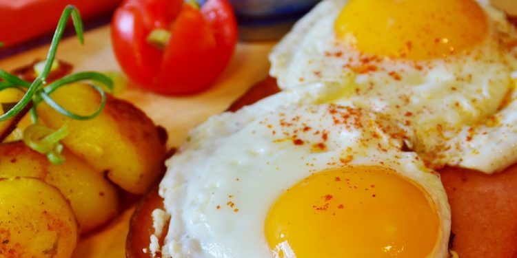 fried egg, egg, meatloaf